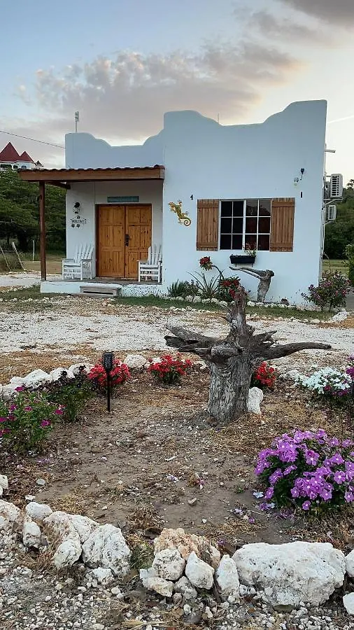 Azteca Villas Treasure Beach